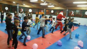 papa-noel-haciendo-kata